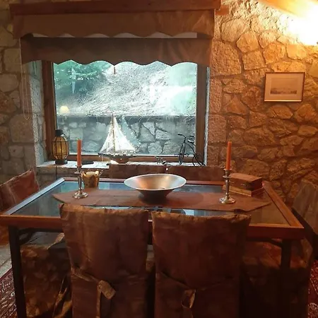 Mouses Lydia παρνασσού シャレー *